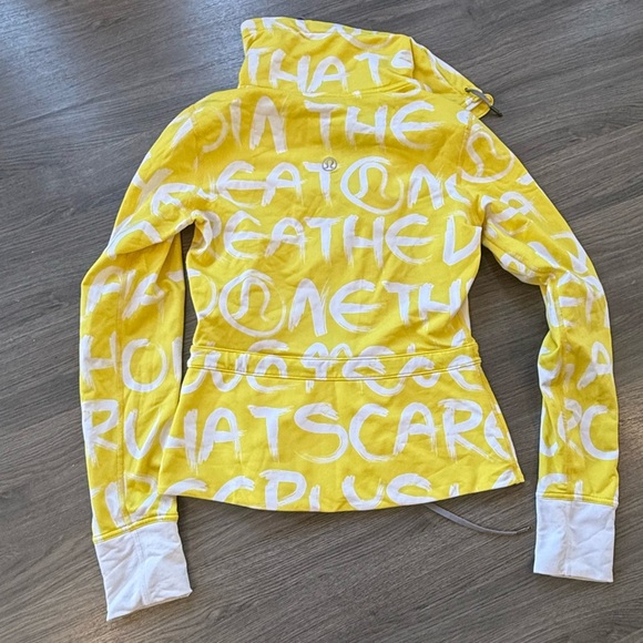 🍋 Lululemon Vintage Jacket - Picture 2 of 5